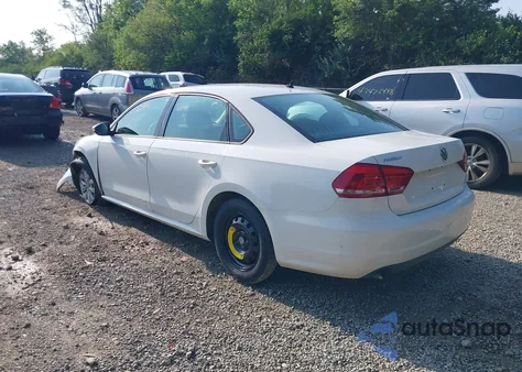 2012 Volkswagen Passat 2.5L S z USA, uszkodzony, nr VIN 1VWAP7A38CC053708